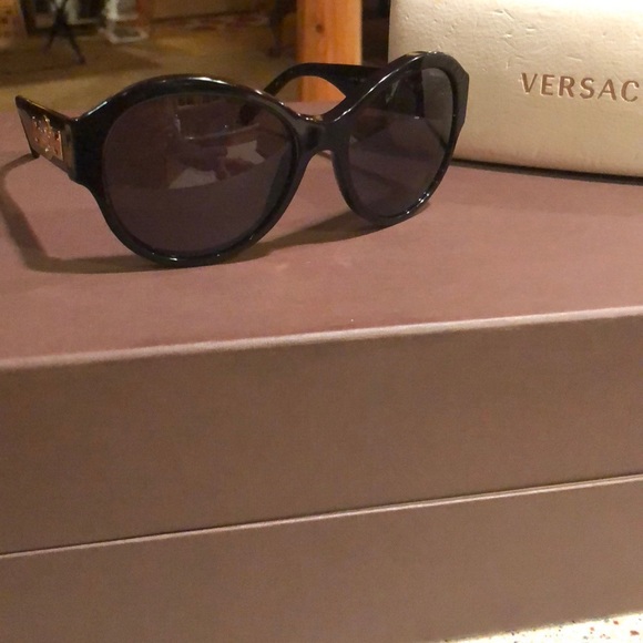 Oversized Black Versace frames - Picture 2 of 2